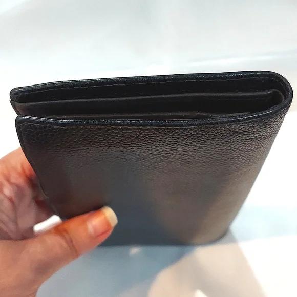 Chanel Caviar Wallet, Black CC Embossed. Pebbled caviar genuine leather. Luxury! - Picture 11 of 12